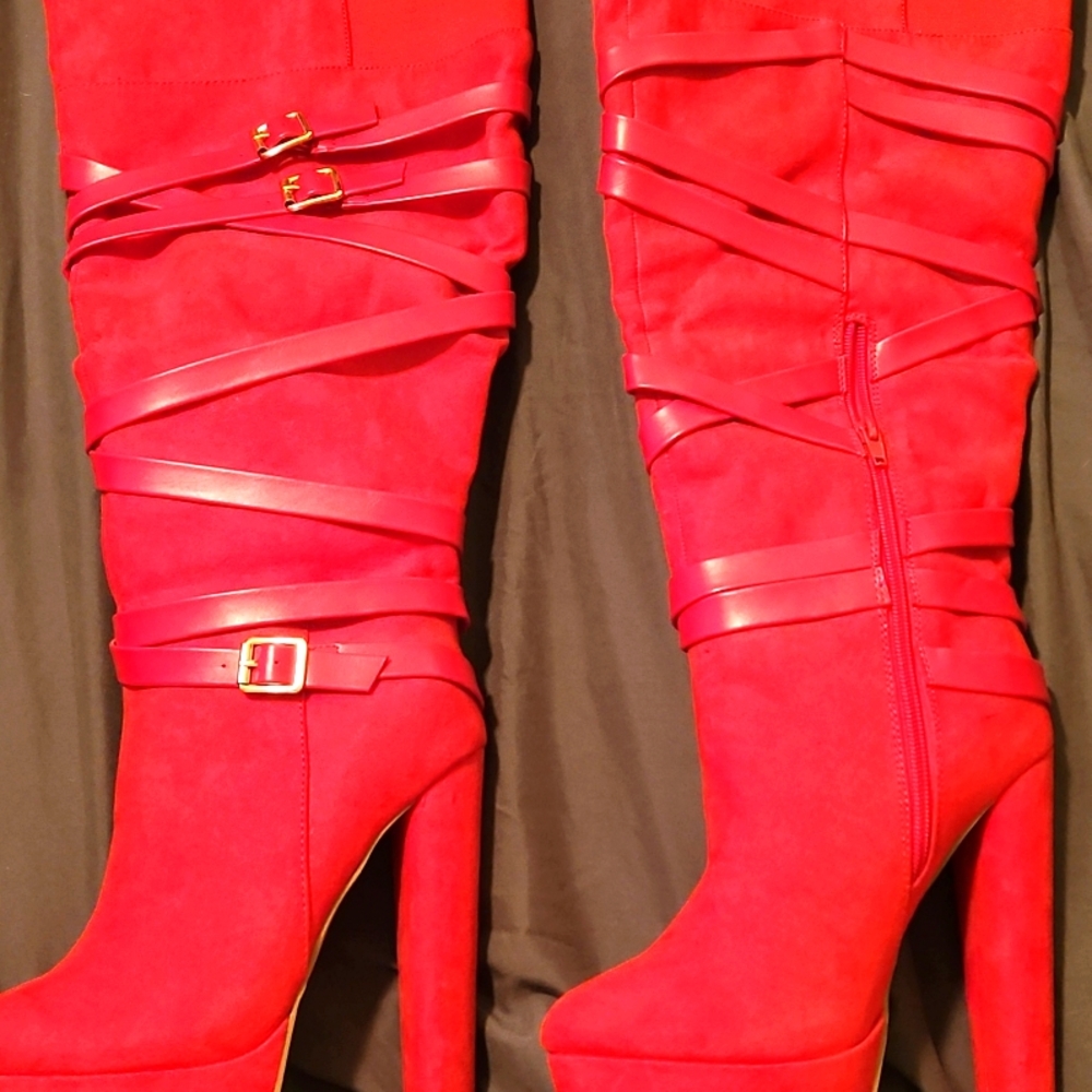 Size 7 Never Worn Material Suede Leather straps